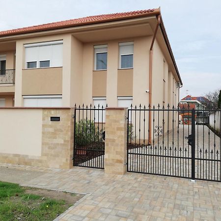 Imola Es Andrea Apartmanhaz 3 Hajdúszoboszló Zewnętrze zdjęcie