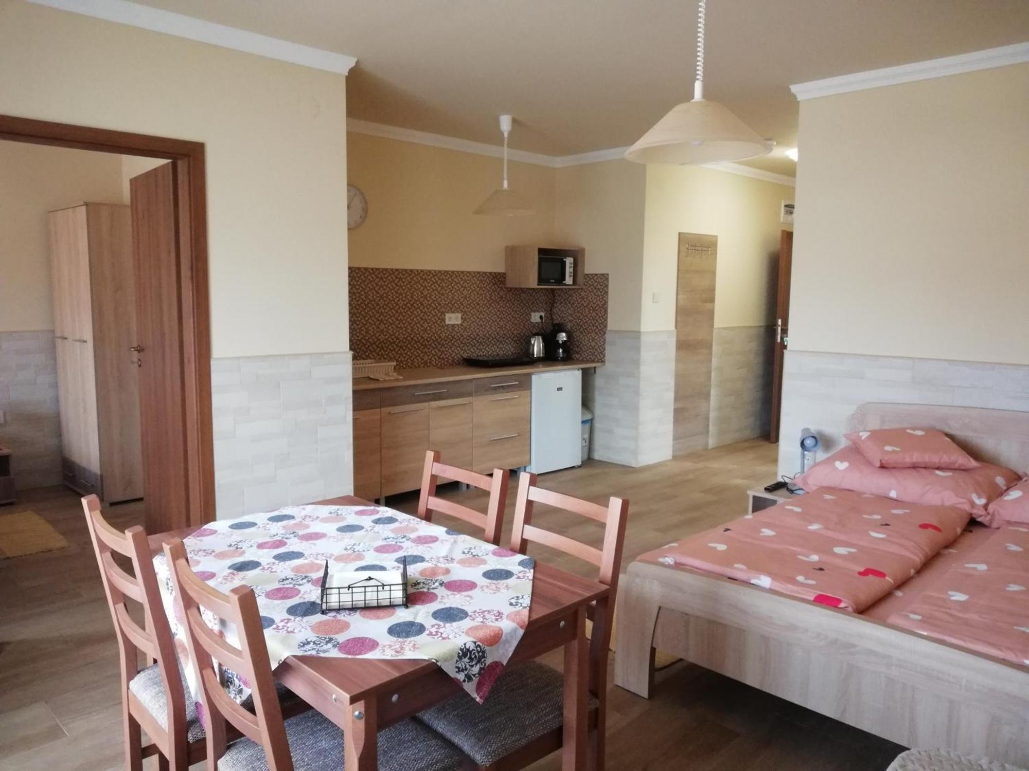 Imola Es Andrea Apartmanhaz 3 Hajdúszoboszló Zewnętrze zdjęcie