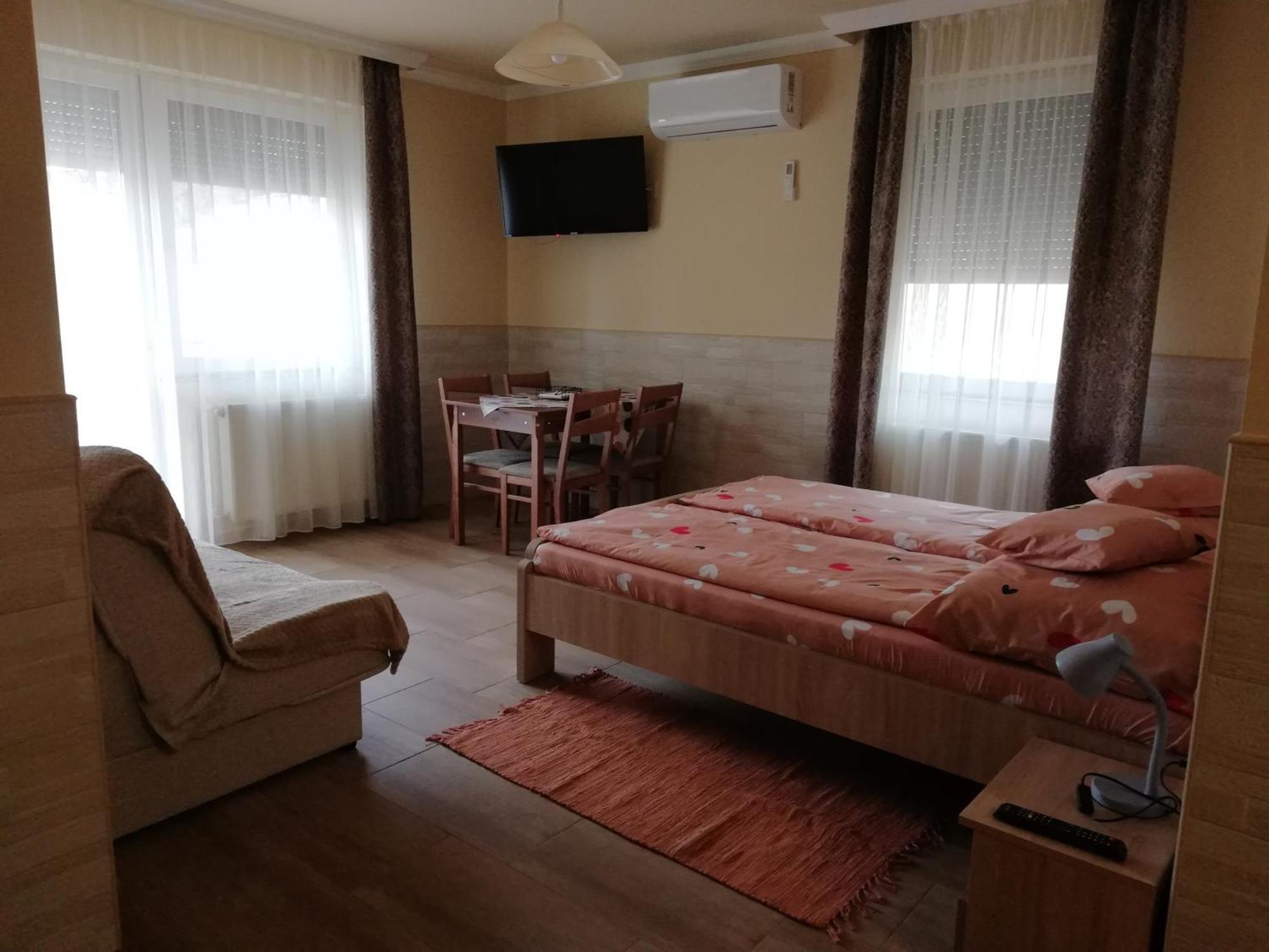 Imola Es Andrea Apartmanhaz 3 Hajdúszoboszló Zewnętrze zdjęcie