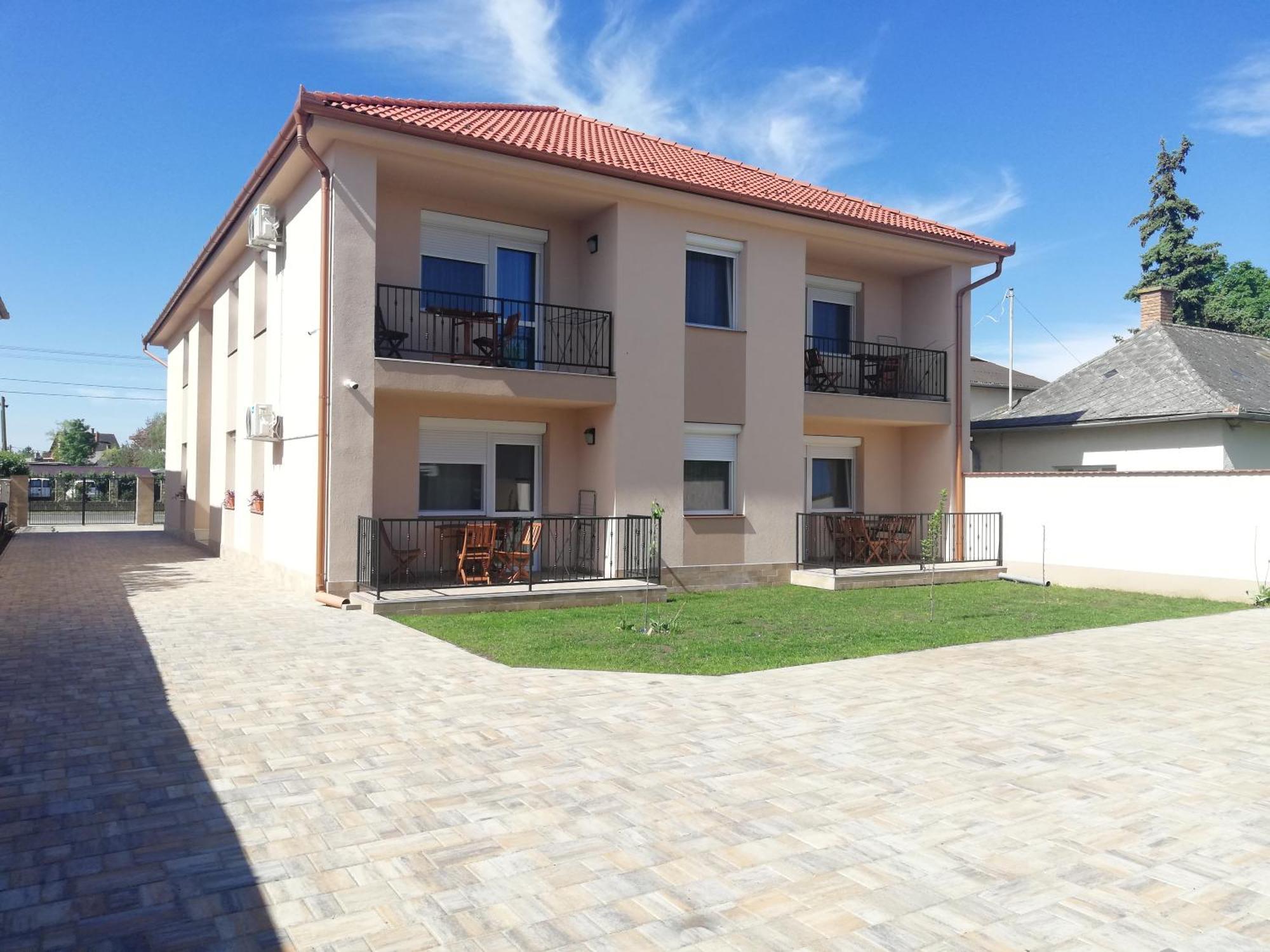 Imola Es Andrea Apartmanhaz 3 Hajdúszoboszló Zewnętrze zdjęcie
